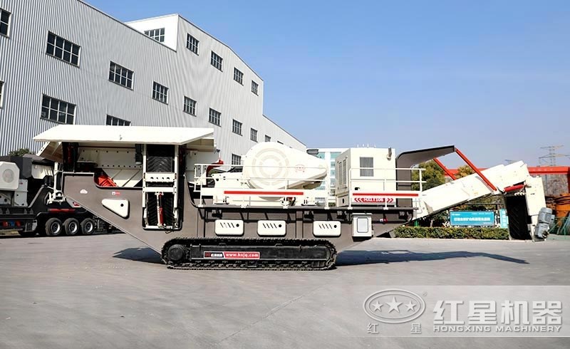 大型采石場用以柴油為動力的履帶破碎機(jī)更高產(chǎn)、環(huán)保